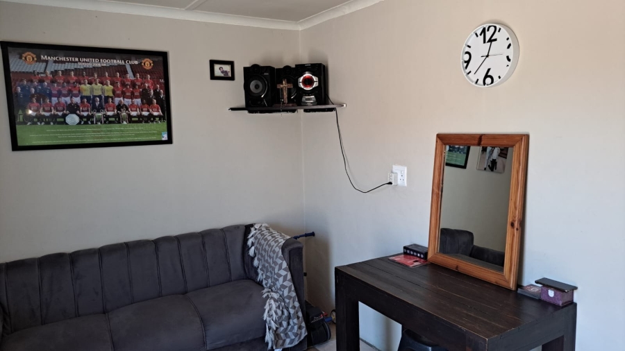 2 Bedroom Property for Sale in New Woodlands Western Cape